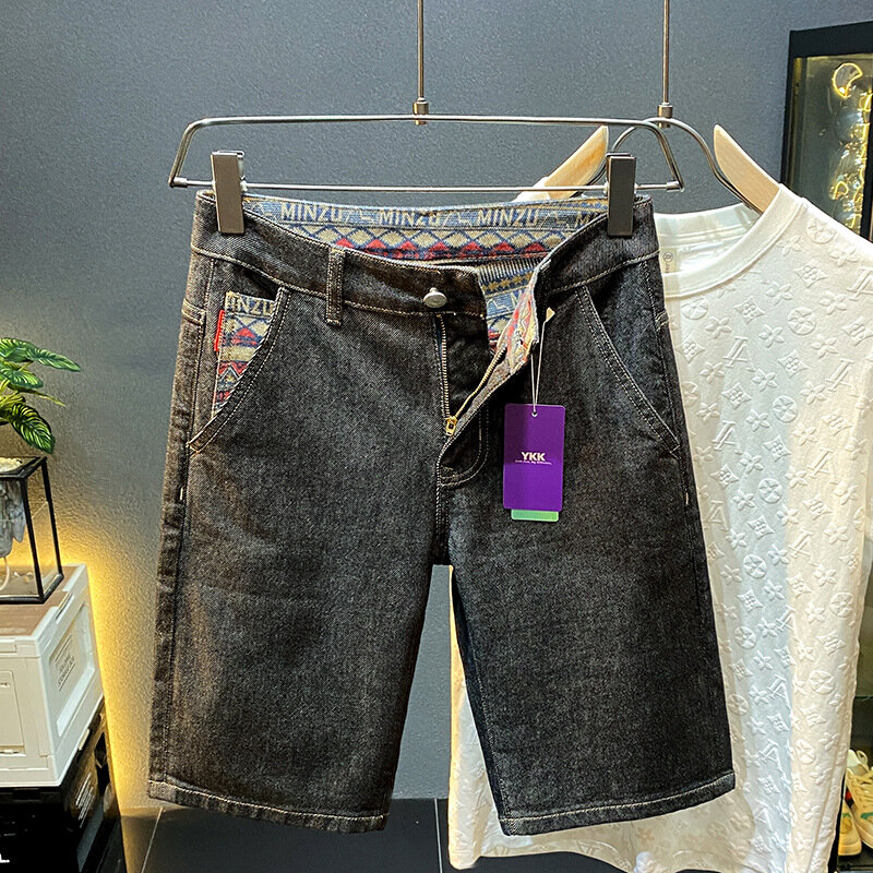 Celana pendek Denim pria, celana Jeans kasual trendi serbaguna longgar lurus bercetak modis hitam tipis Musim Panas 2024