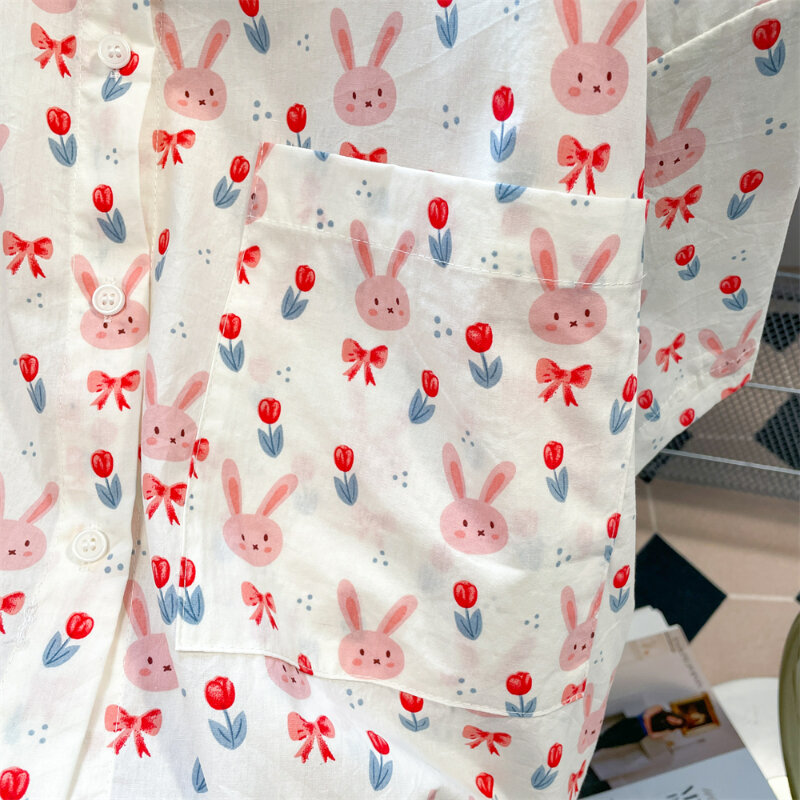Japanische kawaii Hase Blumen druck Hemd Frauen süße lose Kurzarm Top Sommer Mode koreanische schicke Knopf Kaninchen Bluse