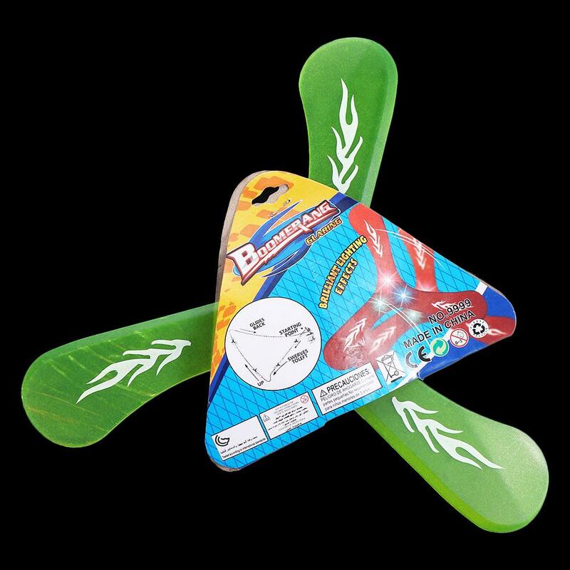 Bumerang mainan berputar, permainan interaktif bercahaya 3 daun bumerang LED cahaya bumerang pelempar mainan terbang bumerang