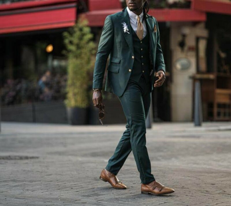 Slim-Fit สีเขียวฤดูร้อนชุดแต่งงานสำหรับชายคู่กระเป๋า Peak Lapel ชาย Blazer ชุด3ชิ้น + กางเกง + เสื้อกั๊กเครื่...