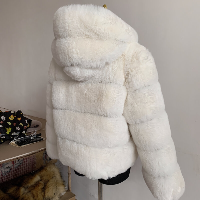 女性のフェイクファーフード付きジャケット,冬の毛皮のコート,厚くて暖かい,良質,冬用,2022