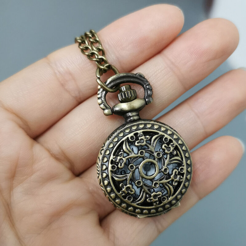 Trendy Bronze Hollow Flowers Quartz Analog Necklace Pocket Watch Gifts Men Women Classic Arabic Numeral Dial Sweater Chain Clock