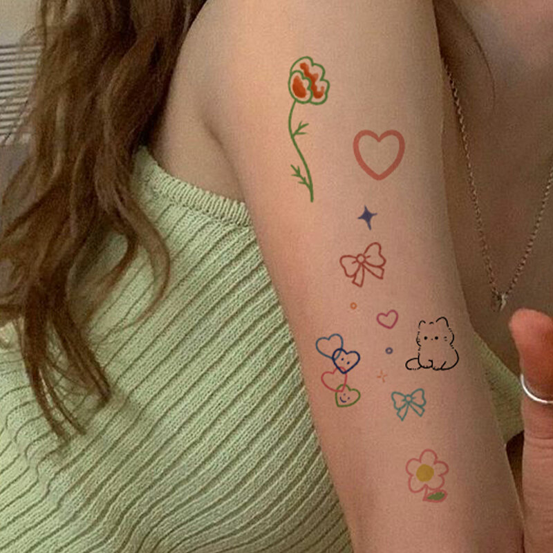 Stiker tato sementara pola kartun, stiker tato sekali pakai, stiker tato ajaib tahan air, tato temporer hati bunga berwarna, 6 buah