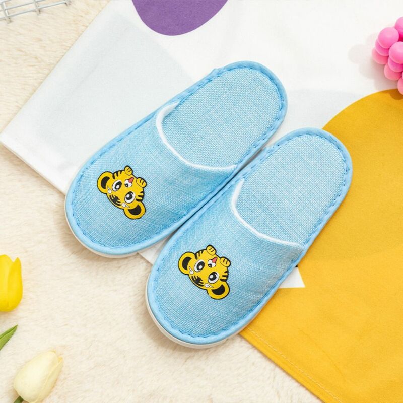 Cartoon Disposable Slippers Soft Non-Slip Casual Children's Slippers Comfortable Thickening Hotel Slippers Kindergarten