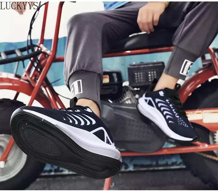 Sepatu pria tren baru sepatu olahraga pria sepatu kasual dengan bantalan udara sepatu trendi Sneakers untuk pria sepatu Platform