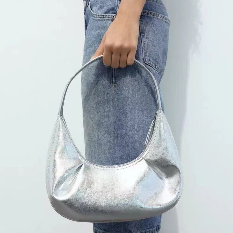 Borse per ascelle in argento di lusso per le donne borse di design trapuntate borsa a tracolla arricciata borsa morbida a forma di nuvola di mezza luna 2024 frizione femminile