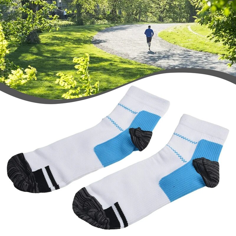 Chaussettes de sport unisexes absorbant la transpiration, courtes, respirantes, compression des pieds, adaptées à la course à pied, fitness