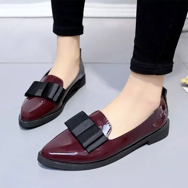 2024รองเท้าแฟชั่นใหม่ฤดูใบไม้ผลิรองเท้าส้นแบนสตรีหัวแหลมแบบสวมบนรองเท้าส้นแบนพื้นรองเท้าผูกโบว์ผ้าอ๊อกซ์ฟอร์ดสำหรับผู้หญิง zapatos de mujer