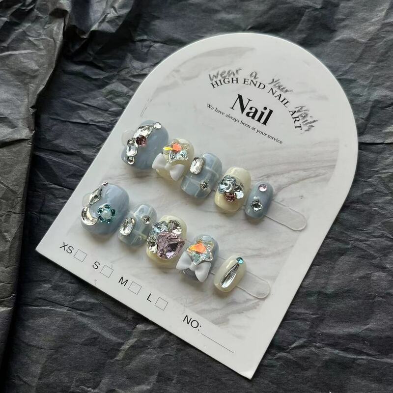 Handmade Cute Short Press on Nails, Unhas postiças redondas, balé azul, dicas de arte adesiva reutilizáveis para meninas, 10pcs