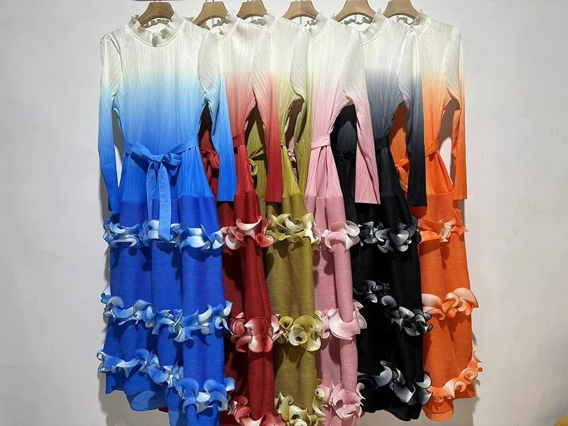 Miyake Plissee Kuchen Rock Mode Rundhals ausschnitt allmählich elegantes Kleid Frühling/Sommer neue Frauen Kleidung Abendkleider