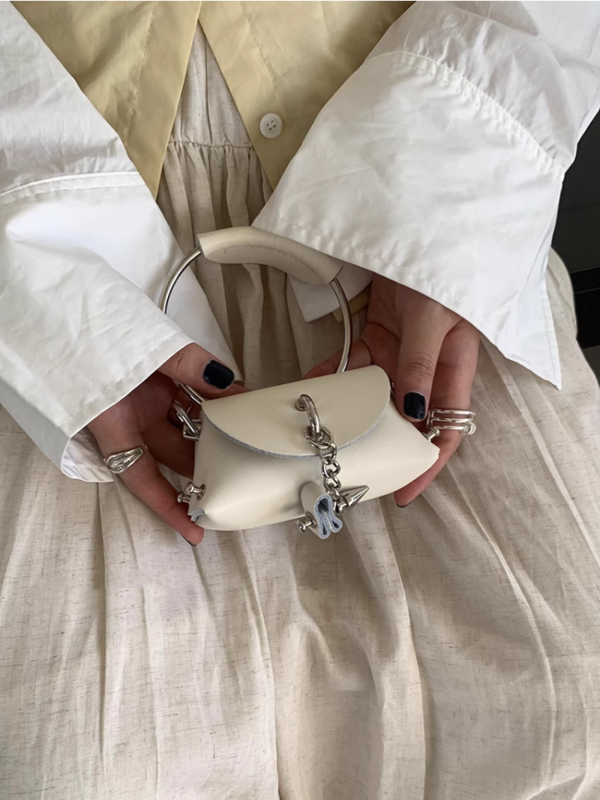 Niche Design Portable Mini Fanny Pack Women Trend Rivets Metal Ring Handle Chain Bag Girls Cute Causal Small Crossbody Bag Daily
