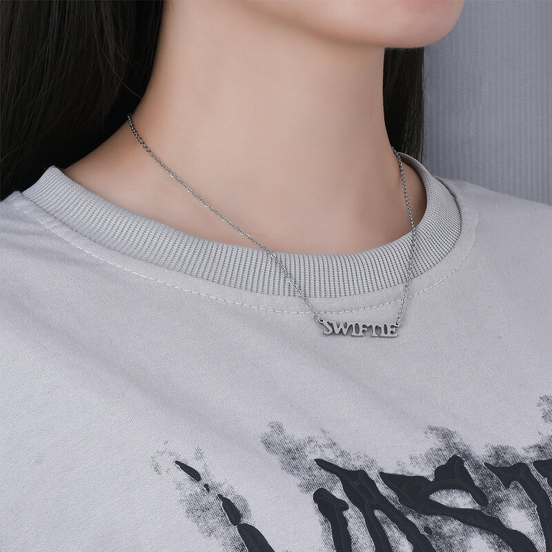 Catuni Swiftie-Collar de acero inoxidable para mujer y niña, accesorios de joyería sencillos, regalo de uso diario, 2 colores