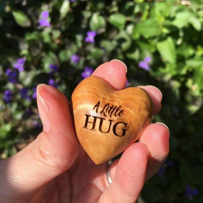 Good Luck for Friends Creative Gift Little Pocket Hug Wooden Heart Token Wedding Ornaments I Miss You Crafts Supplies