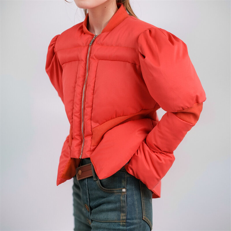 Frühjahr 2024 neue Taille abnehmen Satin kurze Baumwoll jacke für Frauen Stehkragen Reiß verschluss ausgestellte Ärmel Baumwoll jacke