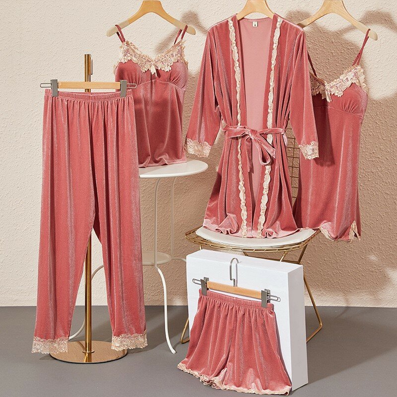 2024 neue Hop Golden Velvet Pyjamas für Frauen im Herbst und Winter Version von Pyjamas fünfteiliges Set mit Brust polstern Pyjama-Sets