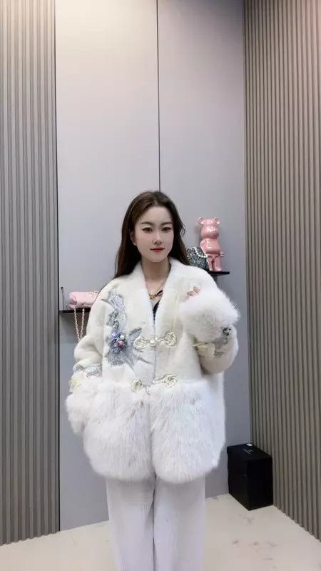 Fashion Sweet Long Sleeve Women's Faux Fur Coat Winter Chinese Style Beautiful Embroidery Flower Heavy Industry Faux Fur Coat
