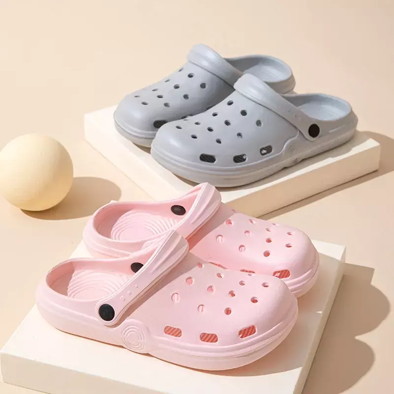 2023 Women's Slippers New Waterproof Summer Outdoor Beach Shoes Big Toe Holey Shoes For Women Men Croc Sandals Wrapped Slippers