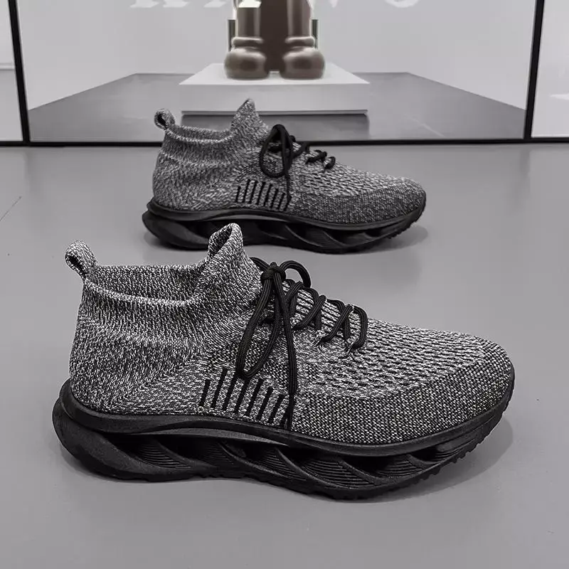 Sepatu pria musim semi dan panas bernapas Sneaker sepatu lari kasual sepatu jala ringan 2024 baru