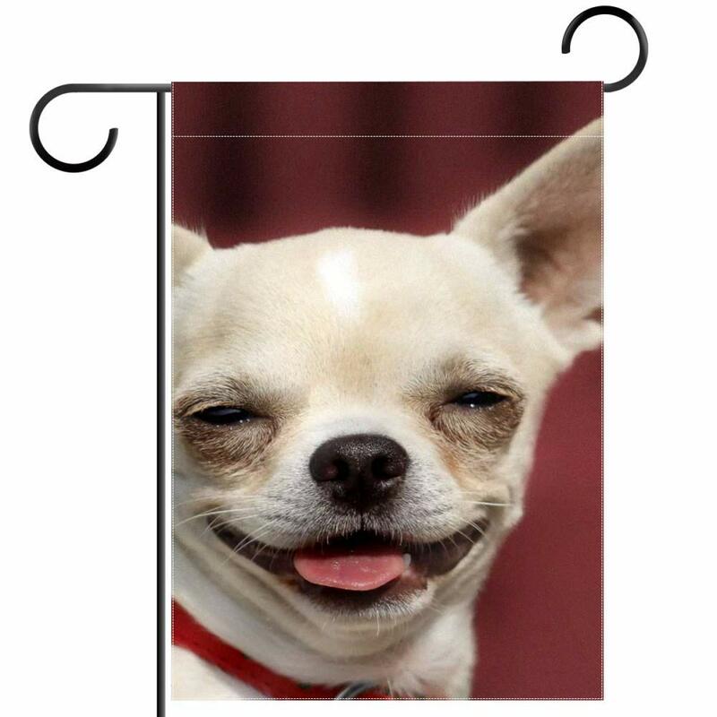 Chien Chihuahua noir souriant mignon, sensation d'animal de jardin, maison double face, drapeaux de cour, décoration extérieure pour pelouse, décor de fête