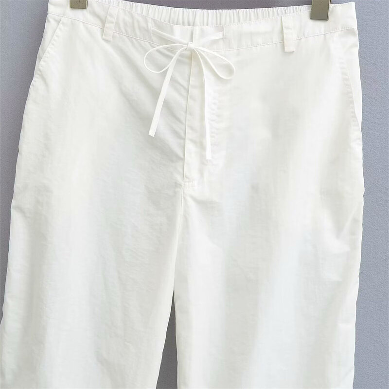 กางเกงลำลองสีขาวมีจีบสำหรับเดินทางใหม่