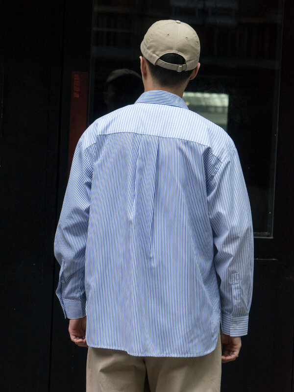 Camisa listrada de botão de manga comprida masculina com gola virada para baixo, streetwear de botão com fenda lateral, estilo chinês casual, moda diária, primavera