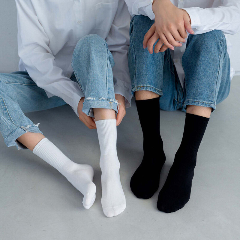 5 Paar Herren Crew Socken schwarz und weiß 2024 neue Mittel rohr Streetwear weiche atmungsaktive Baumwolle Casual Sports ocken