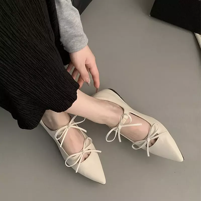 Сандалии женские с бантом, заостренный носок, плоская подошва, модная повседневная прогулочная обувь, Классические летние брендовые дизайнерские туфли, 2024