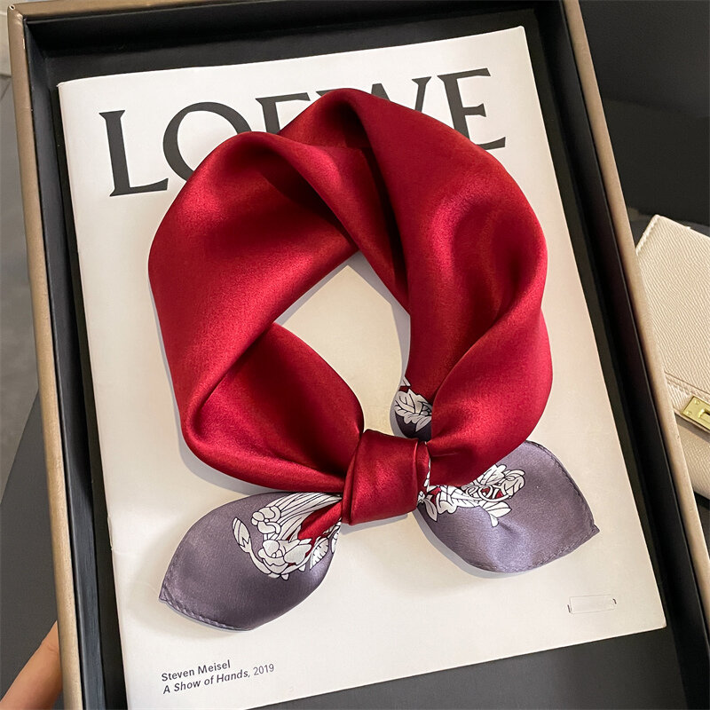 2024 Luxury Print 100% sciarpa di seta donna stampa piccola cravatta al collo femminile nuova fascia per capelli Wirst Bandna Foulard fazzoletto Echarpe