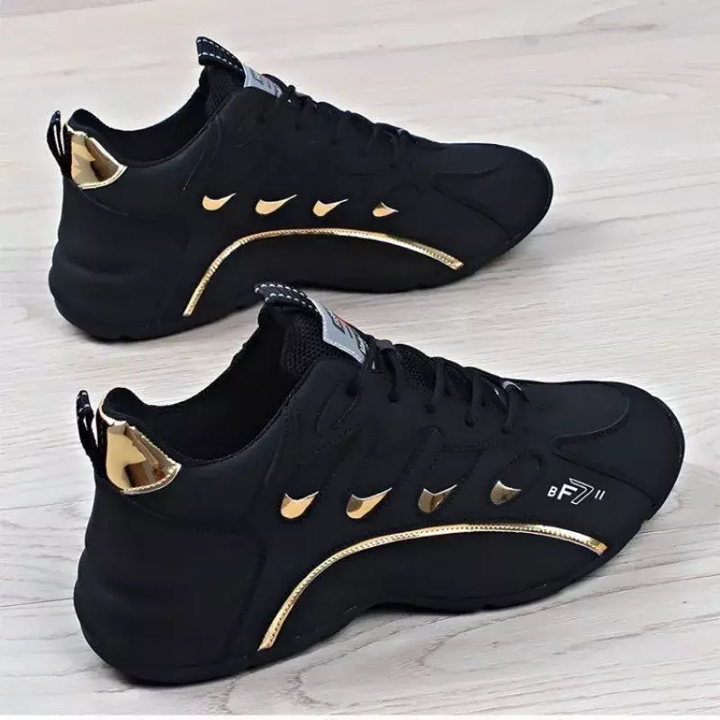 Nuove scarpe da ginnastica estive per uomo scarpe vulcanizzate da uomo in morbida pelle leggera piattaforma Comfort scarpe da Tennis da uomo Zapatillas Hombre