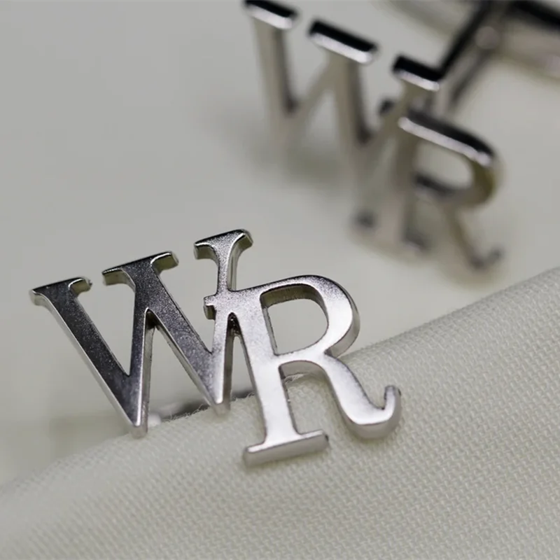 Personalizzato un paio di gemelli a due lettere gioielli sul posto di lavoro in acciaio inossidabile con doppie iniziali braccialetto donna uomo regali di nozze