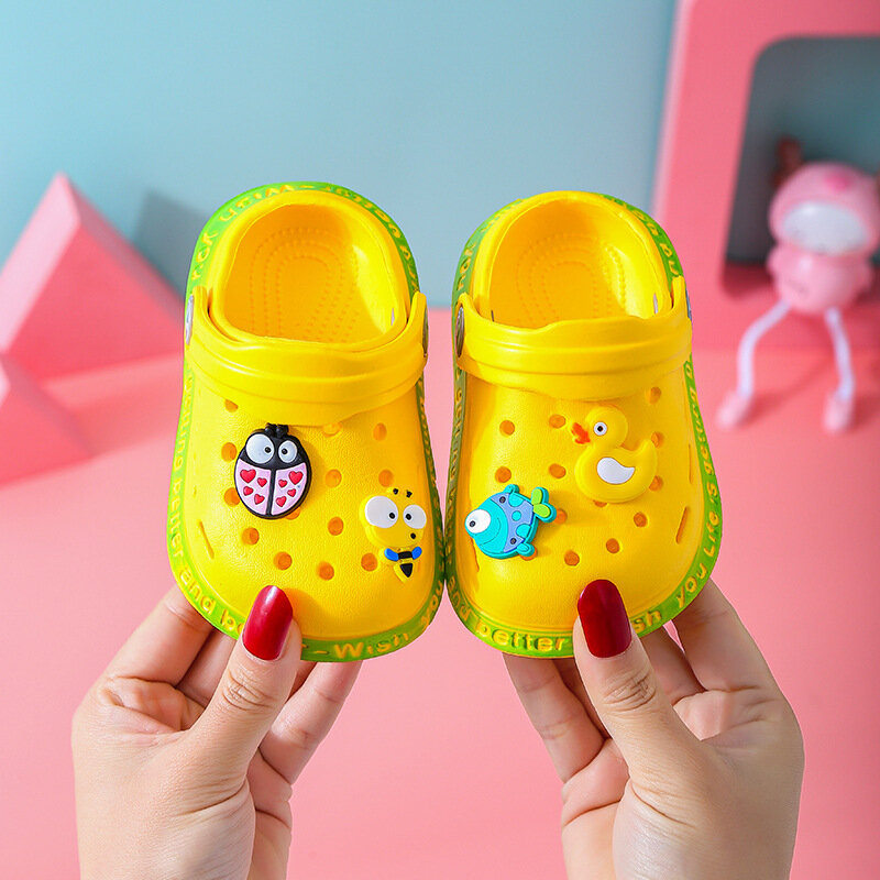 Baotou2024-zapatos Con agujeros para niños y bebés, sandalias antideslizantes con dibujos animados para el hogar, suela blanda de tendón, novedad de verano, Slippers0-3year
