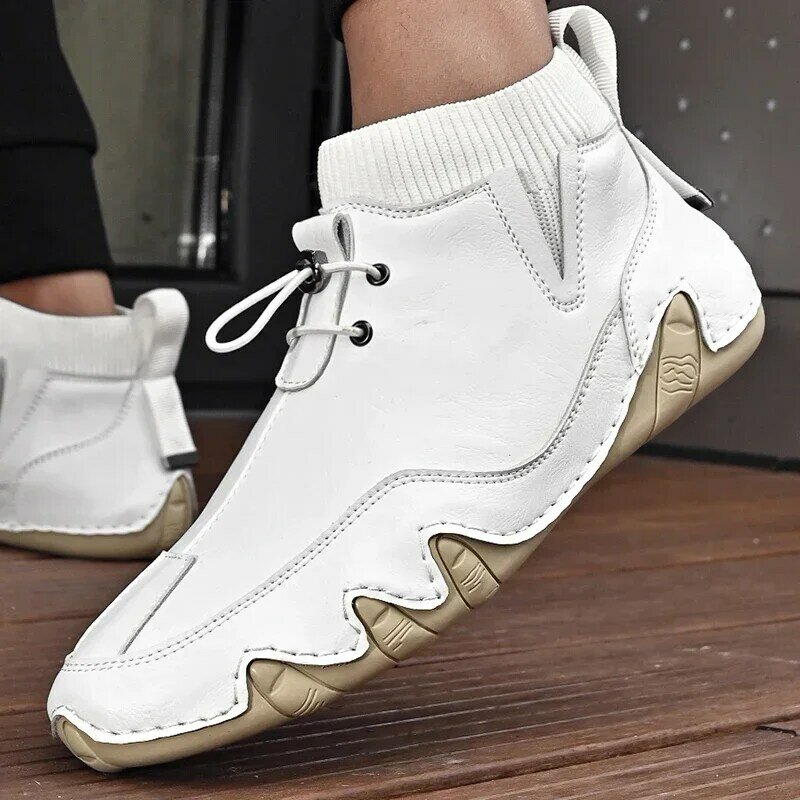 Nuove scarpe da uomo in vera pelle stivaletti 2023 Sneakers da uomo scarpe Casual stringate leggere all'aperto mocassini alla moda stivali bianchi