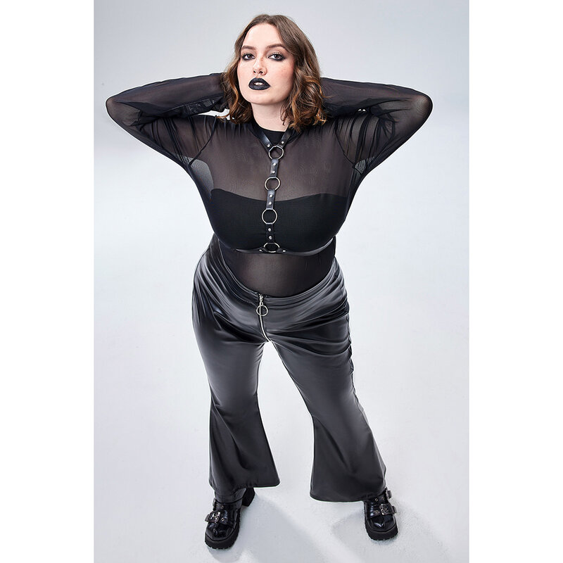 Disfraz de Halloween de talla grande, blusa de manga larga transparente de malla de cuello redondo negro gótico