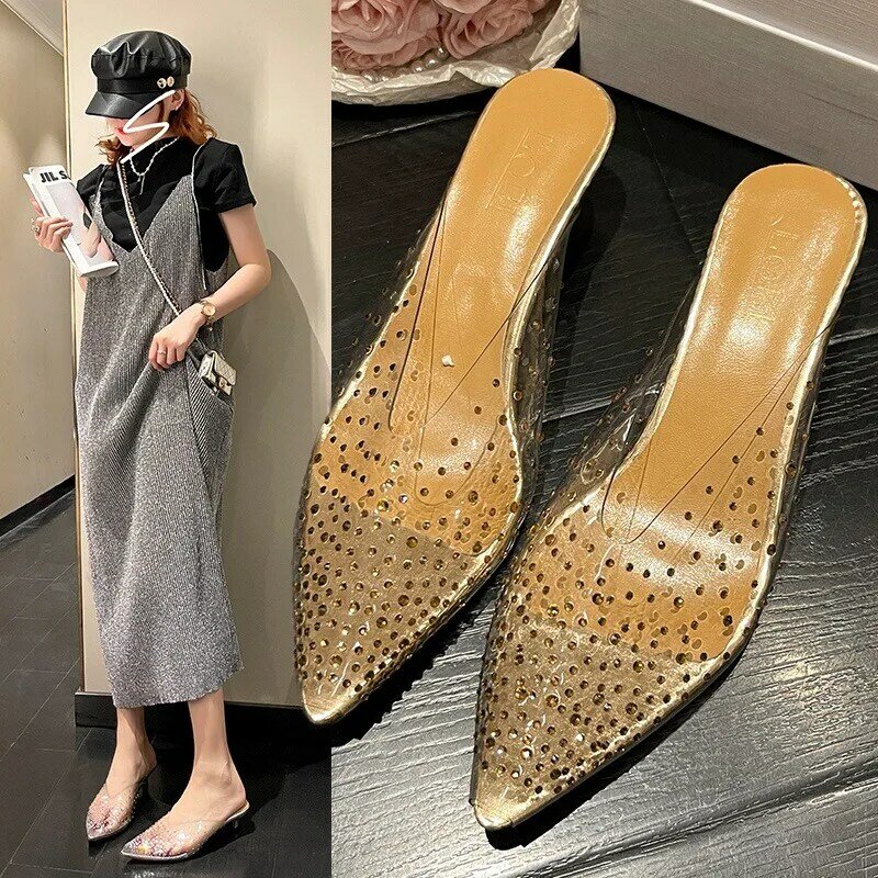 Baru musim panas gaya Korea sandal lancip bergaya hak rendah sepatu wanita penutup jari Semi sandal berlian imitasi seksi sandal luar ruangan