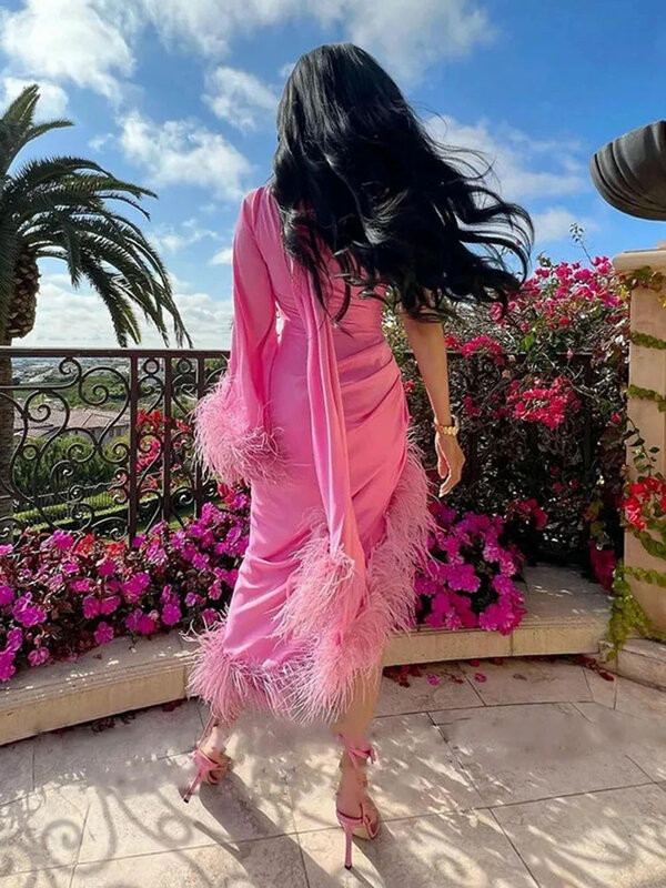 Vestidos de Cóctel cortos de un hombro, vestido de fiesta de plumas, dividido lateral vestido de fiesta, vestidos árabes para ocasiones formales, Rosa caliente