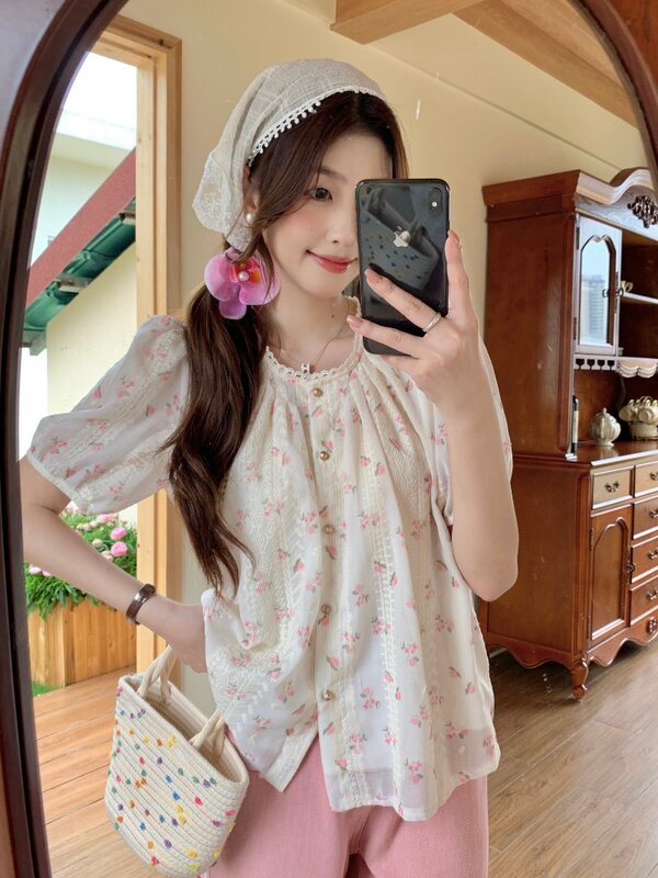 French Fashion Round Neck Floral Shirt 2024 Women's Summer New Lace Loose and Slimming Round Neck Sweet Top Female Clothing