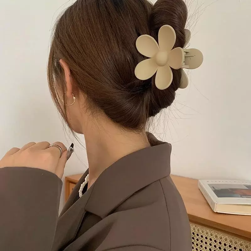 Nowe modne klamra kwiatowe dla dziewczynek słodkie klamra do włosów klipsy do włosów kraba opaska na głowę akcesoria zimowe włosy