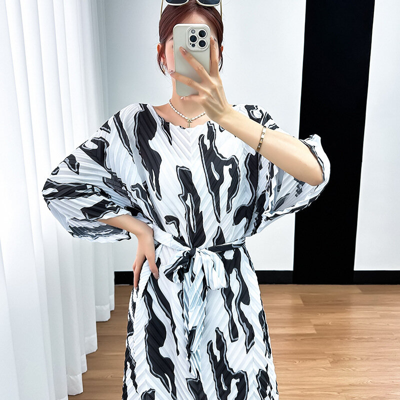 Miyake 2024 Korean Version of Summer V-pleated Fashion Loose Round Neck Seven-point Sleeve Lace-up A-word Dresses Women Clothing