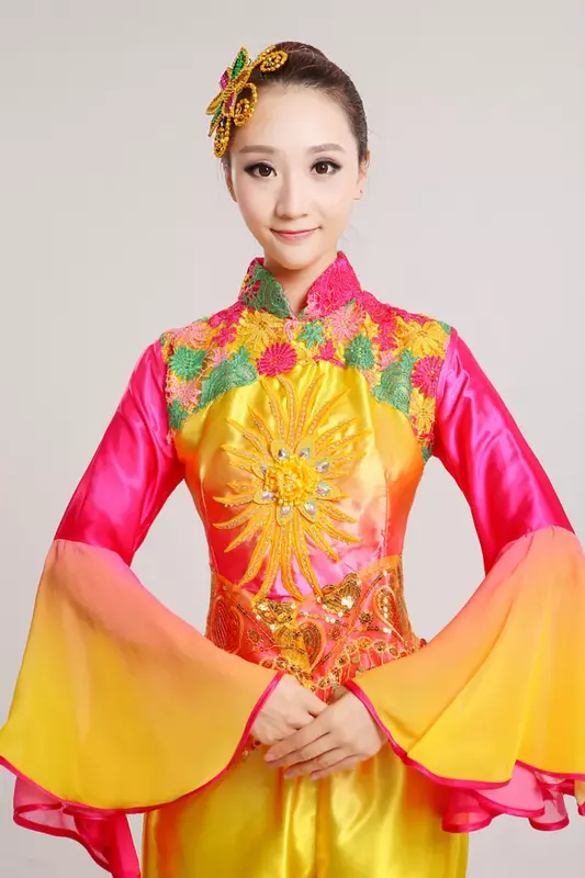 Yangko ชุดเต้นรำสีเหลืองสำหรับผู้หญิง, ชุดเต้นรำพื้นเมือง Yangge สำหรับผู้หญิงชุดจีนโบราณ