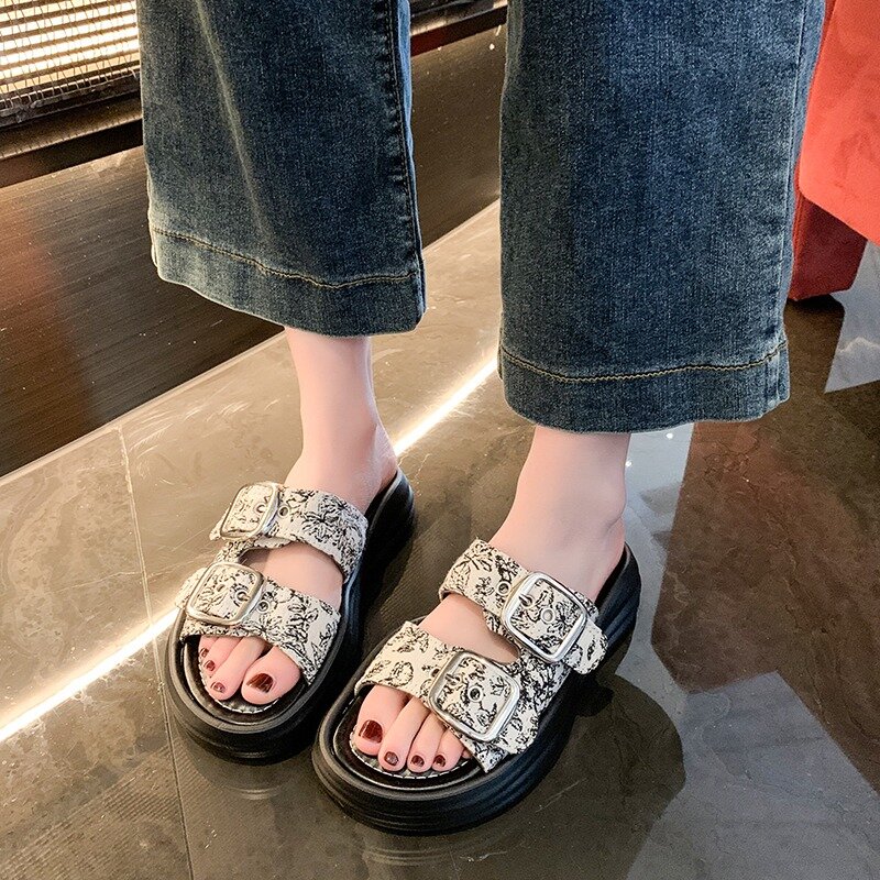 Womens Thick-soled Slippers Trendy Printed Designer Metal Buckle Fashion and Versatile Casual Outdoor Summer New Ladies Slippers