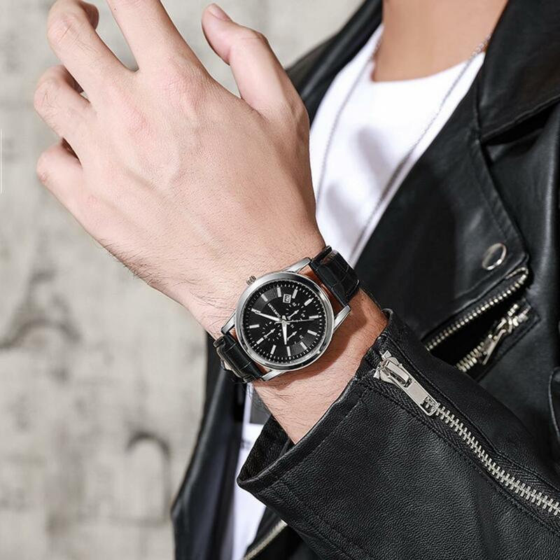 Jam tangan pria canggih dengan kalender minimalis jam tangan kuarsa pria dengan kalender tali kulit imitasi tombol putar untuk remaja