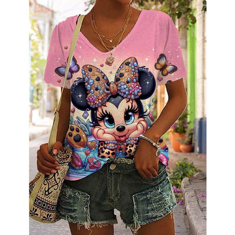 Kaus lukisan Mickey Mouse wanita, baju ukuran Plus, motif grafis leher V Top modis musim panas
