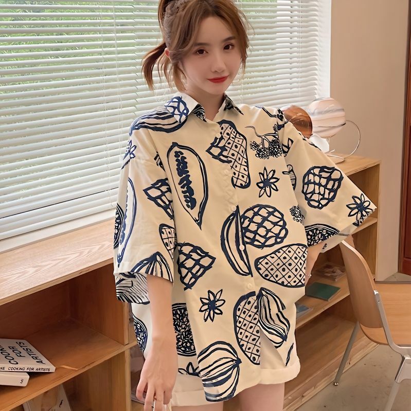 Camisa de manga curta feminina com meia manga, design único, solta e na moda, verão, high-end, nicho, japonês, 2024