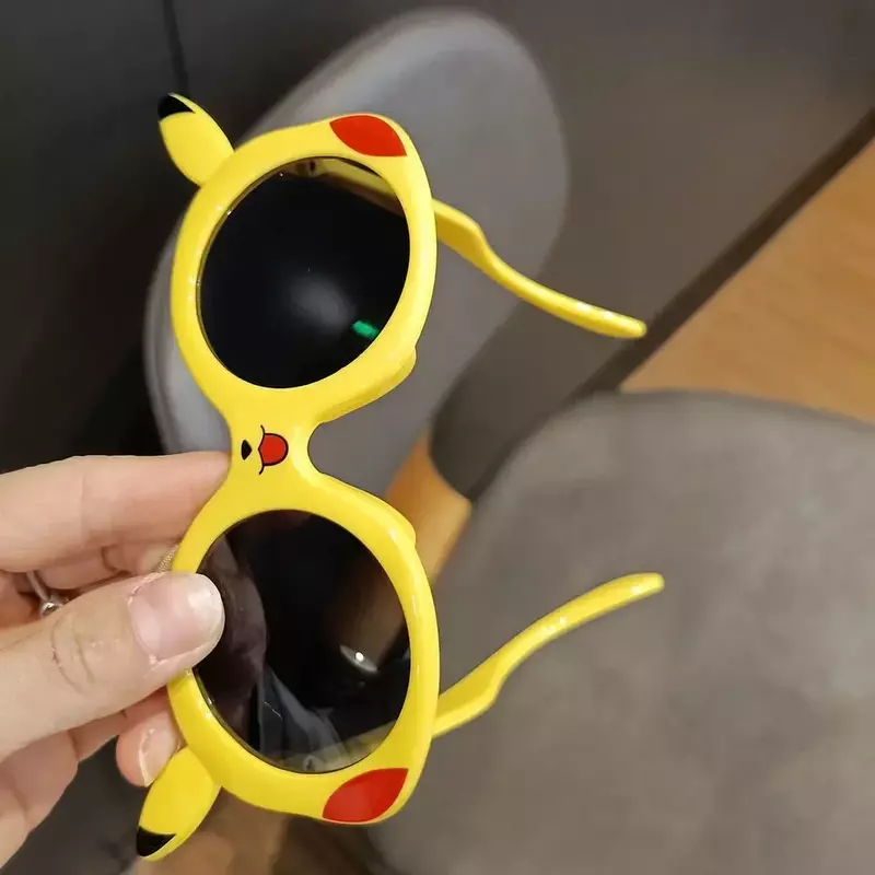 Anime Pokemon okulary przeciwsłoneczne Pikachu postacie z kreskówek okulary dzieci chłopcy dziewczęta okulary przeciwsłoneczne śliczna dekoracja zabawki dla dzieci prezenty