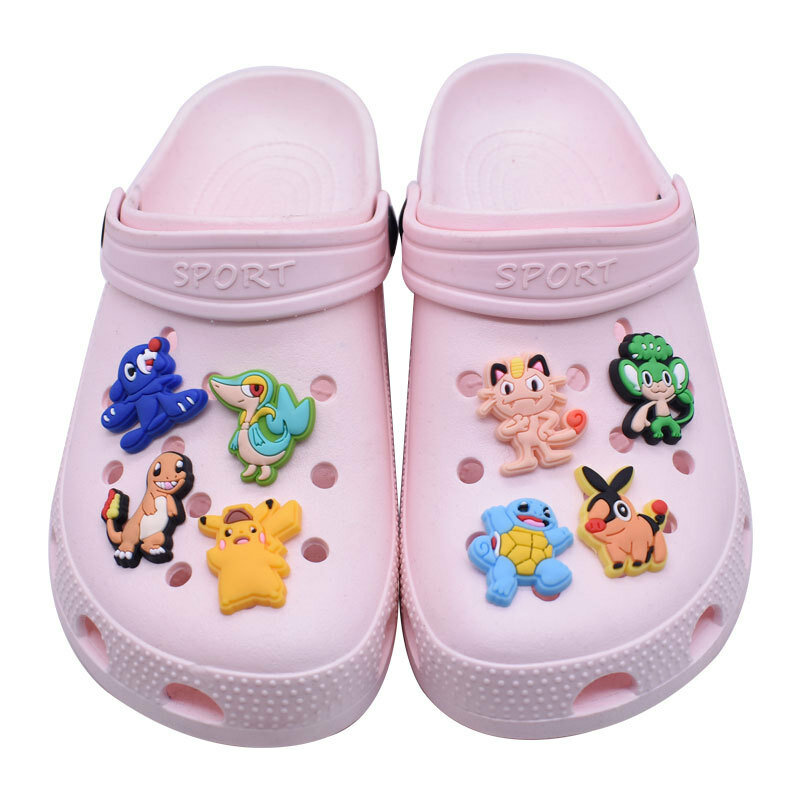 Breloques de chaussures de la série Pokemon pour enfants, Pikachu, Bulbasaur, SLaura, Togepi, souvenir de dessin animé en PVC, accessoires de chaussures, cadeaux pour enfants, vente en gros