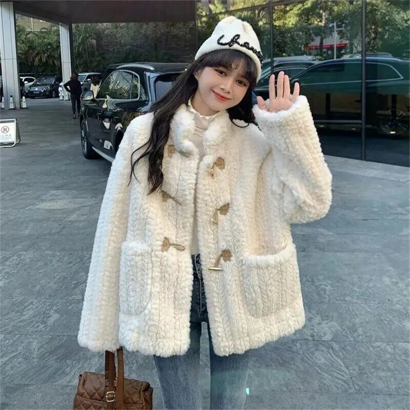 Casaco de lã de cordeiro estilo coreano para mulheres, casaco grosso de pelúcia quente, novo botão de buzina, jaquetas soltas de pele peludas Y1056, outono e inverno