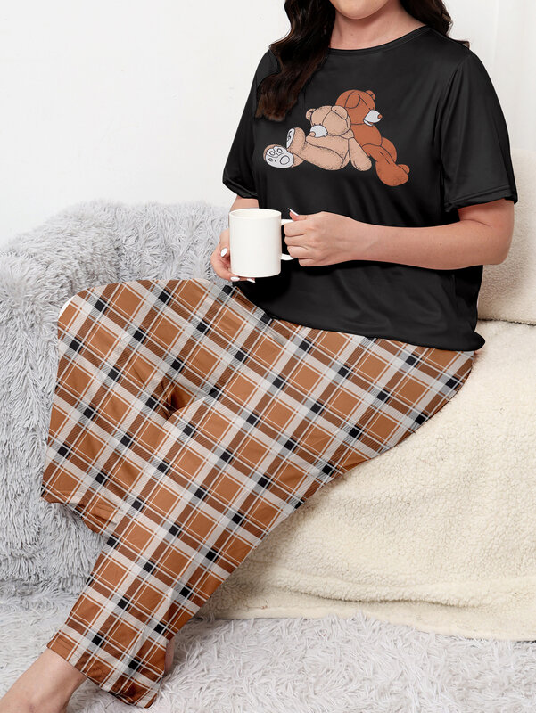 Plus size pajama set cute teddy bear short sleeved plaid pants can be worn for both home and casual wear. Short sleeved pants