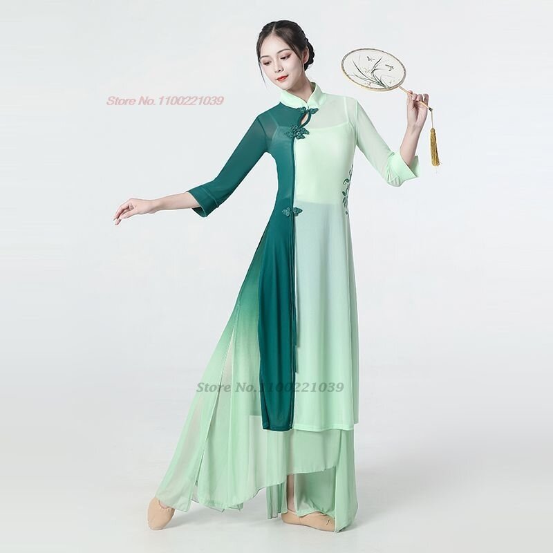Pakaian dansa rakyat vintage Cina 2024 atasan qipao cetak bunga tradisional + Celana latihan penampilan panggung oriental qipao
