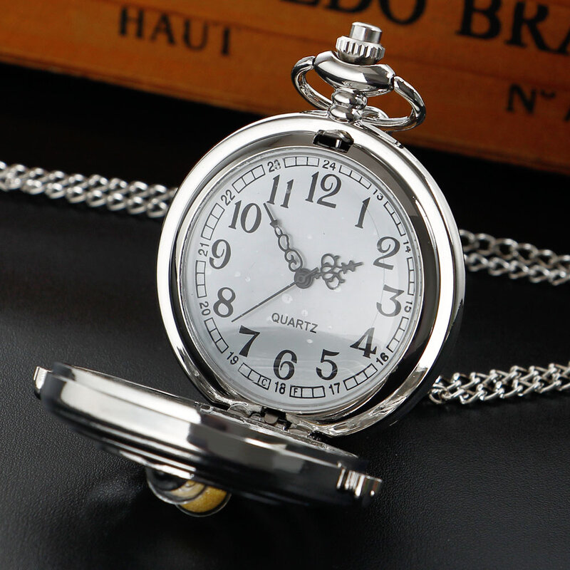 Jam tangan saku Quartz baru hadiah kalung liontin netral Pria Wanita desain Dial berlubang perak modis mewah klasik