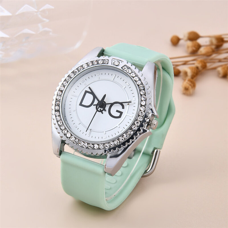 Dqg-女性のための高級クォーツ時計,革の腕時計,ラインストーン,時計のファッション